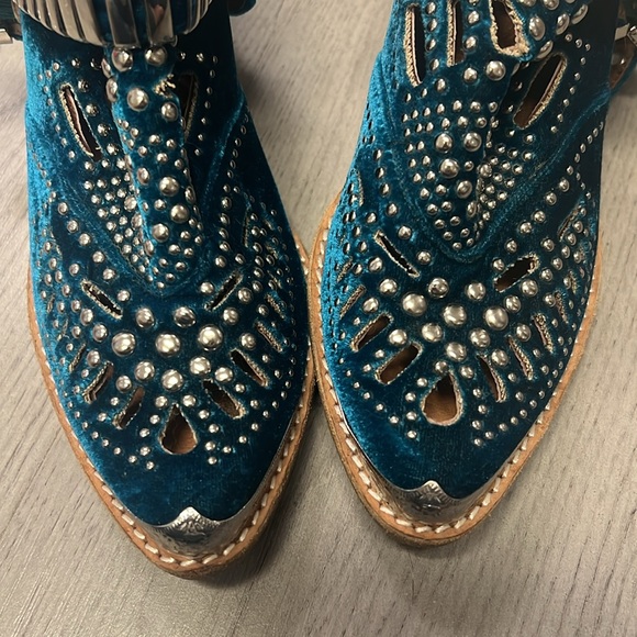 Jeffrey Campbell Teal Velvet Studded Cutout Booties Size 5.5 NWT - Picture 4 of 4